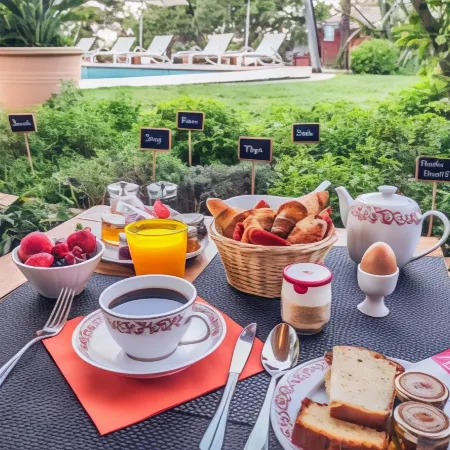 Hotel Spa & Restaurant Cantemerle