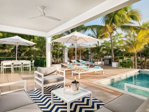 The Oasis at Grace Bay