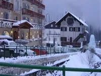 Hotel Nès Crépes Hotels in Пера