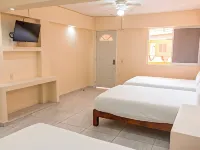 OYO Hotel la Playa فنادق في زيهواتانيجو دي أزويتا