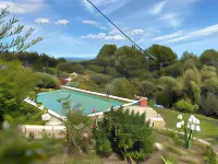 Domaine Maxxim Hotels in Péret