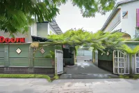 RedDoorz near RS Mitra Keluarga Depok Hotel dekat Wana Griya