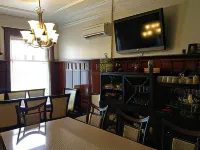 Le 100 St-Laurent Hotels in Saint-Paulin