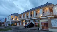 Ana Homestay Hotels in Negara