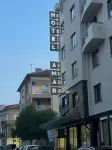 AMAR Design Hotel by HMG Отели рядом с достопримечательностью «Национальный Военно Исторический Музей»