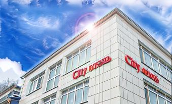 City Hotel