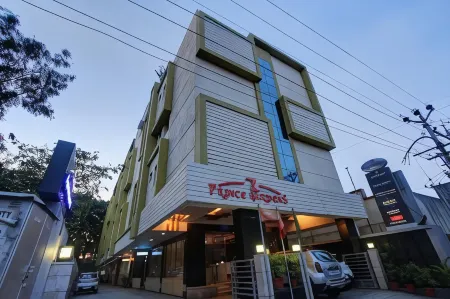 Hotel Prince Gardens Отели рядом со станцией Coimbatore Jn