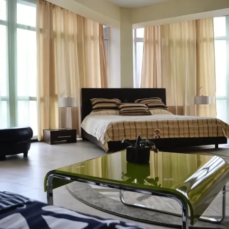Green Hotel (Грин)