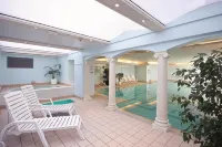 Cbh Imperial Hotel - Pools