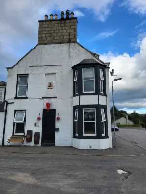 Macbeth Arms Hotels in Aboyne