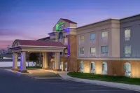 Holiday Inn Express & Suites ALEXANDRIA - FORT BELVOIR by IHG Hotels in Belle Haven