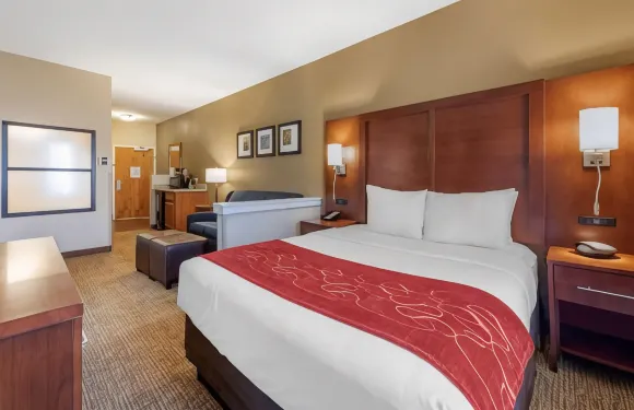 巴斯託I-15附近舒適套房酒店