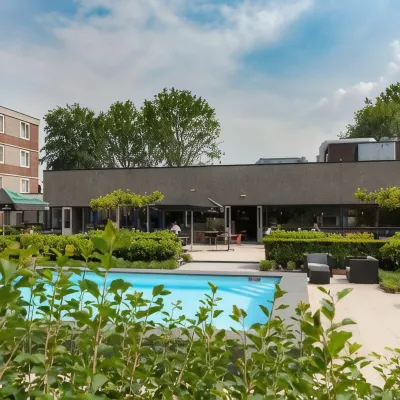 Novotel Rotterdam Schiedam Отели рядом с достопримечательностью «Оверсхи»