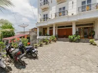 RedDoorz Syariah Near Lahat Station Hotels in Lahat