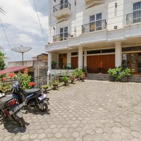 RedDoorz Syariah Near Lahat Station