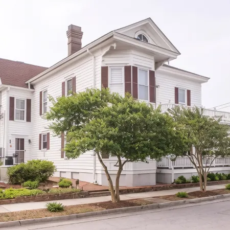 Pecan Tree Inn