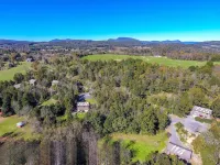 Cabin 114, Luxury 6 bedroom, 3 bath cabin minutes from Downtown Lexington!