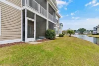 1st Floor: Pet-Friendly, No Cleaning Fee, 3BD-2BA Condo near Golf & Beaches! Hotels in Sunset Beach