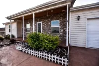 Luxury in the Red Rocks Hotels in Moab South Valley