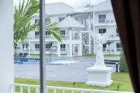 White House - ที่มีสระว่ายน้ำ
