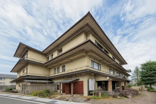 The Hotel Obuse Hotels in Takayama
