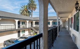 La Mirage Inn - Long Beach