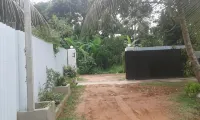 Erandi Holiday Home Hotels in Miriswatte