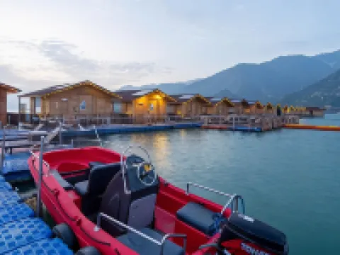 Le Roi Floating Huts & Eco Rooms Tehri Hotels near Khait Parvat Temple