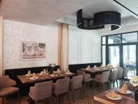 Hotel & Restaurant White City