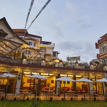 Shambaling Boutique Hotel Отели рядом с достопримечательностью «Боудханат Ступа»