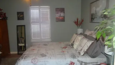 JOYFUL QUARTERS - BEAUTIFUL SPACIOUS 1 BEDRM APARTMENT