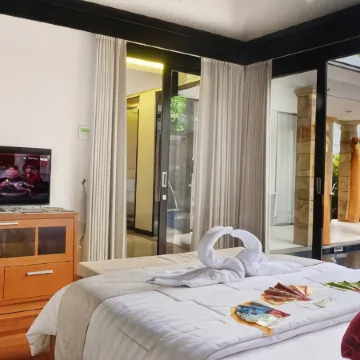 Kori Maharani Villas & Resort Отели рядом с достопримечательностью «Пляж Леби»