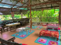 Mama Hostel & Guest House - Pensions