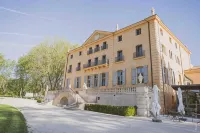 Château de Fonscolombe Hotels in Pertuis