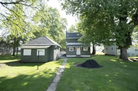 Discover University charm, just steps away Отели в г. Финдли