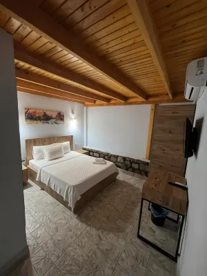 Ados Hotel Các khách sạn gần Cesme Castle