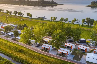 Tisza-to Apartmanpark Hotels in 