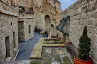 1811 Cave Hotel Hotels near Camel Rock