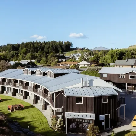 Clearbrook Motel & Serviced Apartments