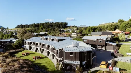 Clearbrook Motel & Serviced Apartments