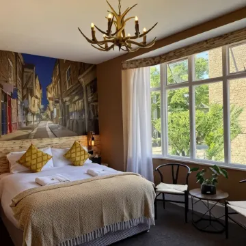 The Crescent Guest House Отели рядом с достопримечательностью «Монастырь-музей Бар»