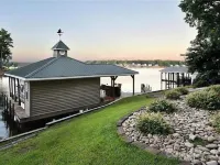 4-BR Lakefront Home with Amazing Views Hotels in Stanly County
