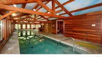 Retro Ranch With Private Indoor Pool & Sauna <br>St Louis, MO Hotels in Ballwin