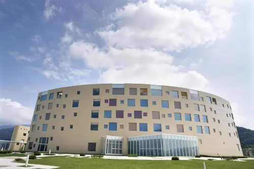 Uminpia Hotels in Obama