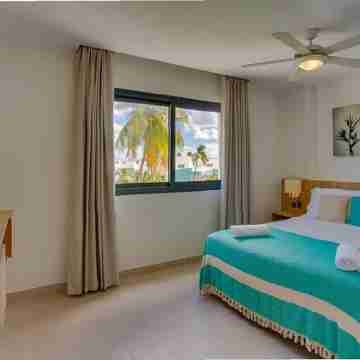 Royal Penthouse Ste/Private Picuzzi/3BR, 5 min from the beach Rooms