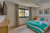 Royal Penthouse Ste/Private Picuzzi/3BR, 5 min from the beach