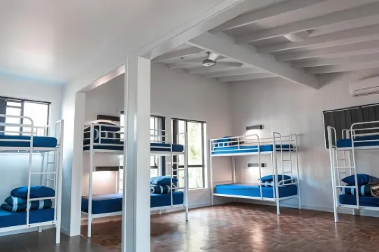 拜倫灣甦醒旅館 拜倫灣住宿飯店