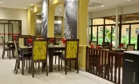 Cresta Riley's Hotel فنادق في ماون