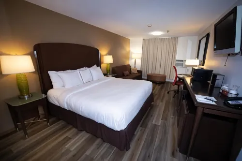Alliance Hotel & Suites, a Howard Johnson by Wyndham