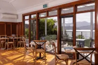 The Portage Resort - breakfast